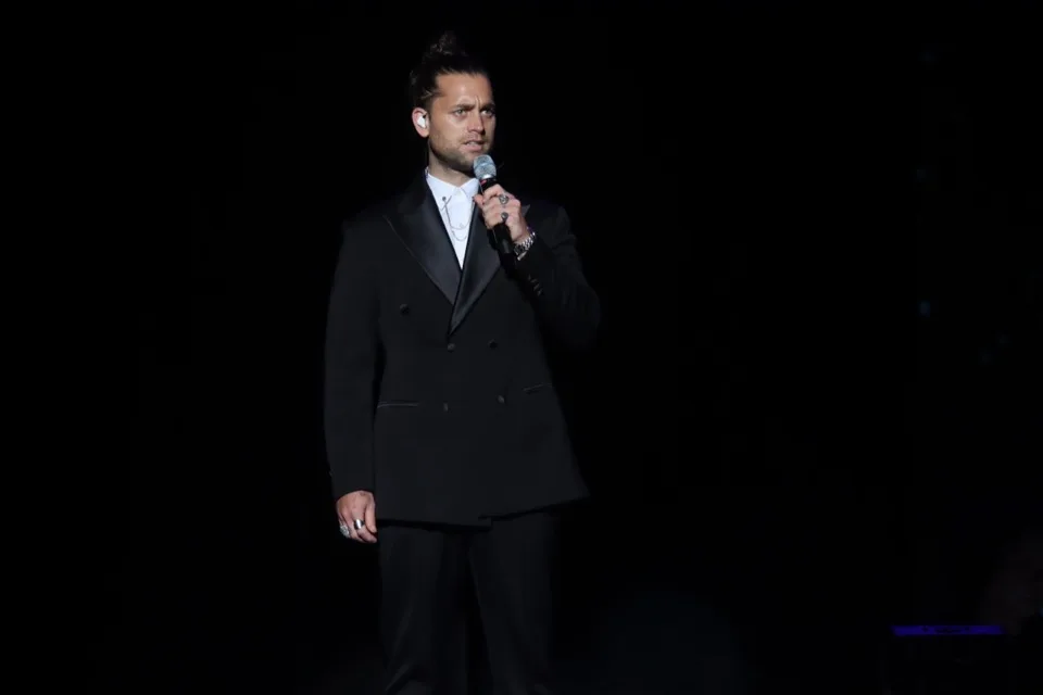 Bradley Jaden introducing a song in Manila
