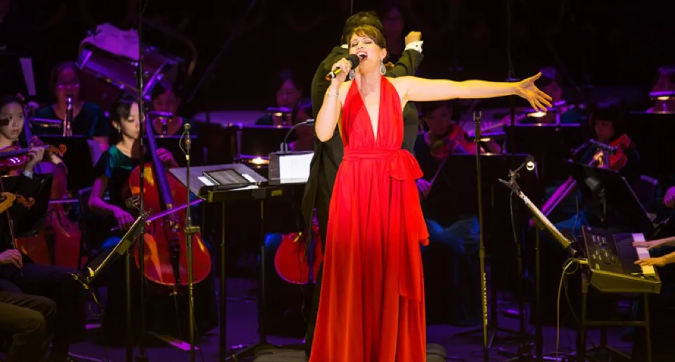 Amanda Harrison performing in Taipei in 2014